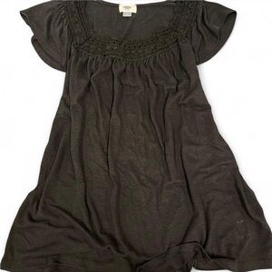 Old navy— short sleeve blouse with lace detail on neckline